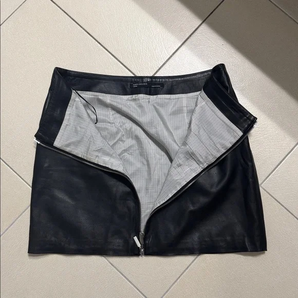 Black Leather Mini Skirt with side pockets (zipper) large - Picture 5 of 6